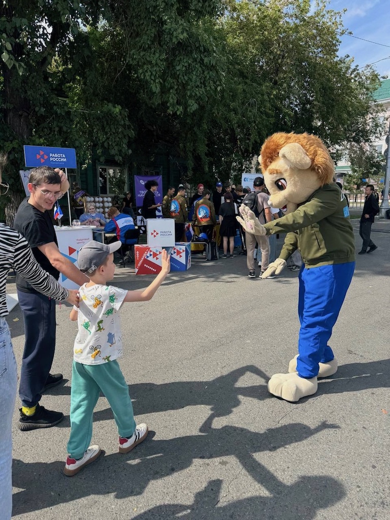 «Заводская проходная» в Барнауле: 5000 гостей на празднике профессий